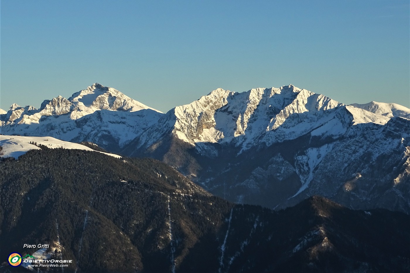 79 Zoom su Arera e Menna.JPG